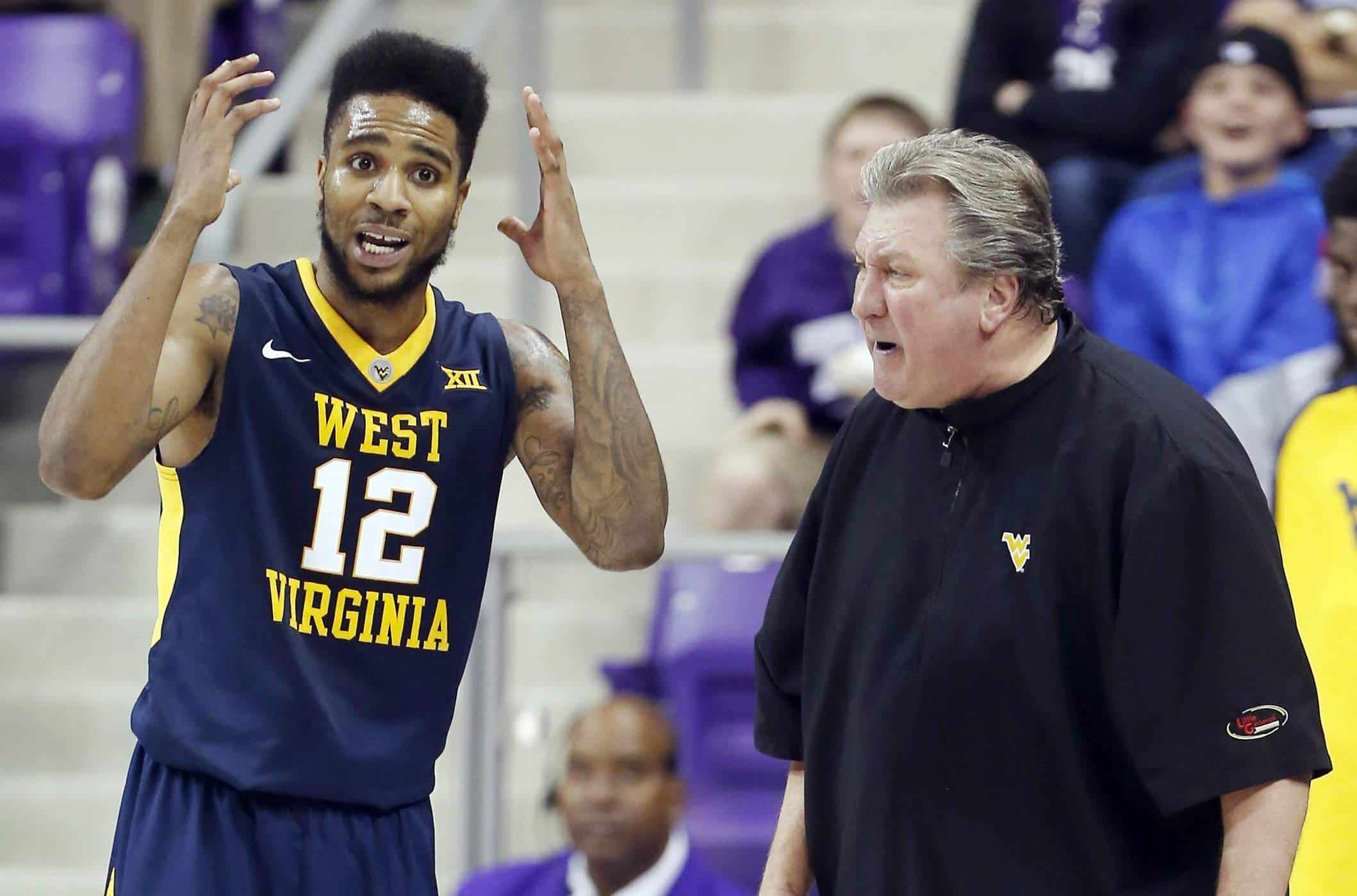 Tarek Philipp e Bob Huggins (West Virginia)