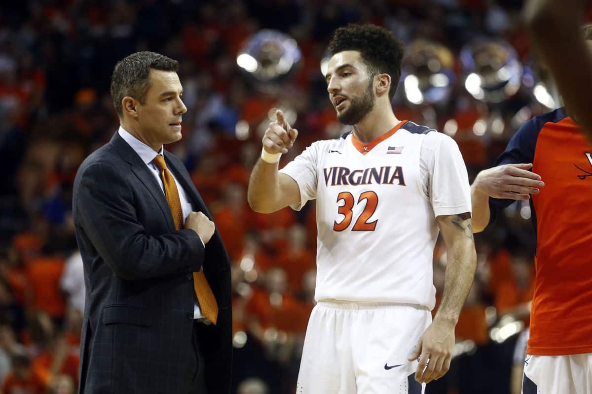 Ncaa basketball - London Perrantes e Tony Bennett (Virginia)