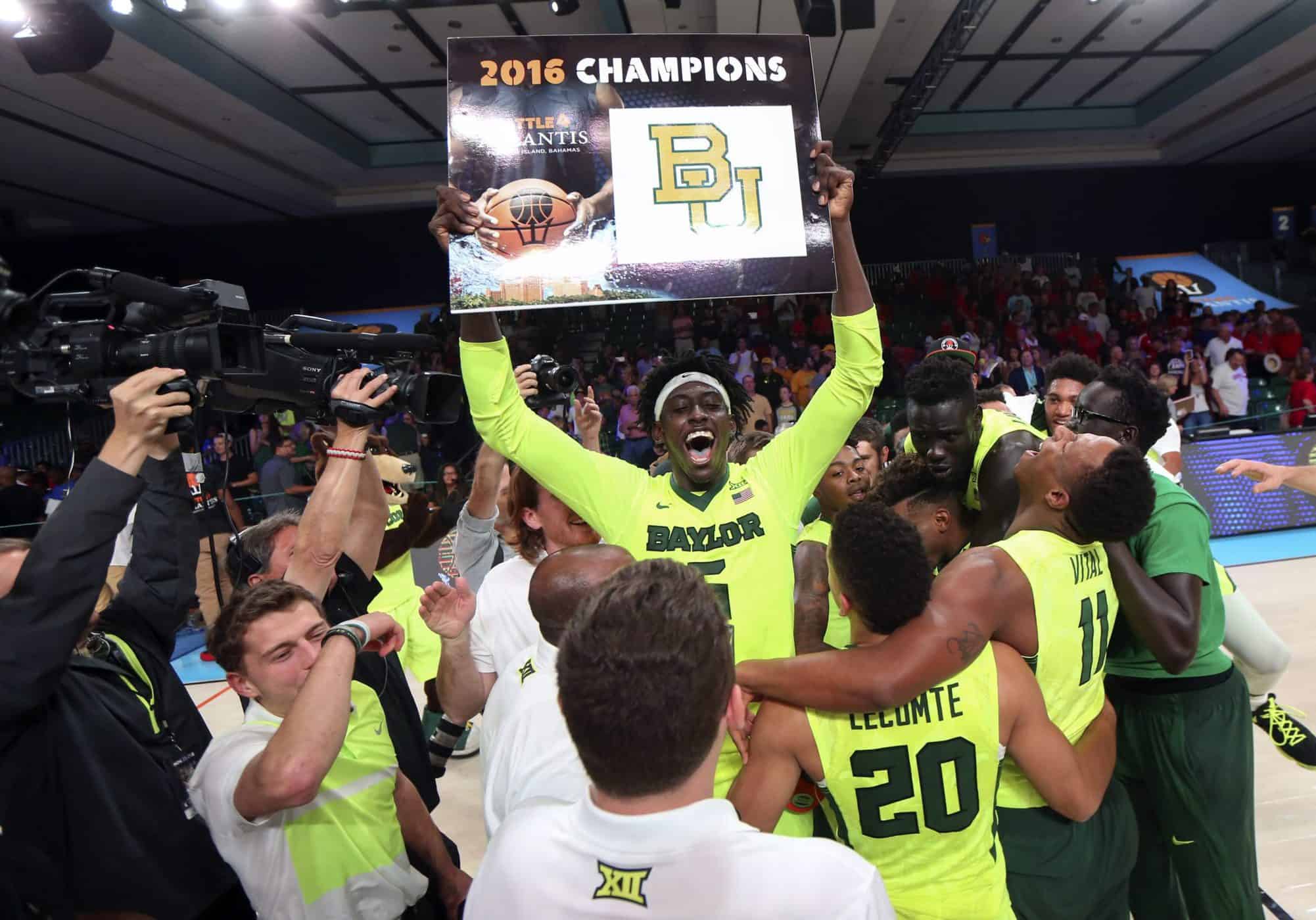 Baylor rimonta e vince la Battle delle Bahamas