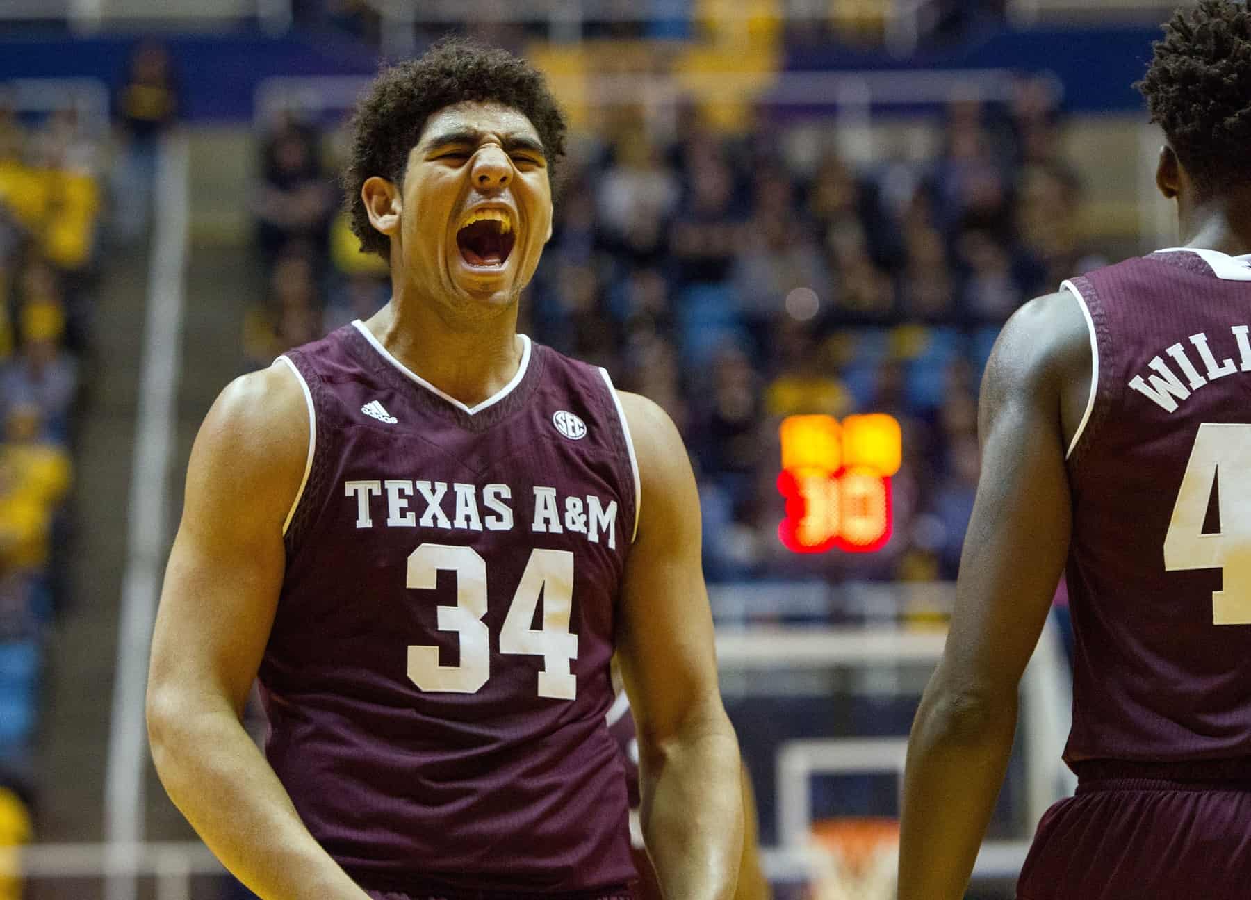 Texas A&M batte il primo colpo della stagione