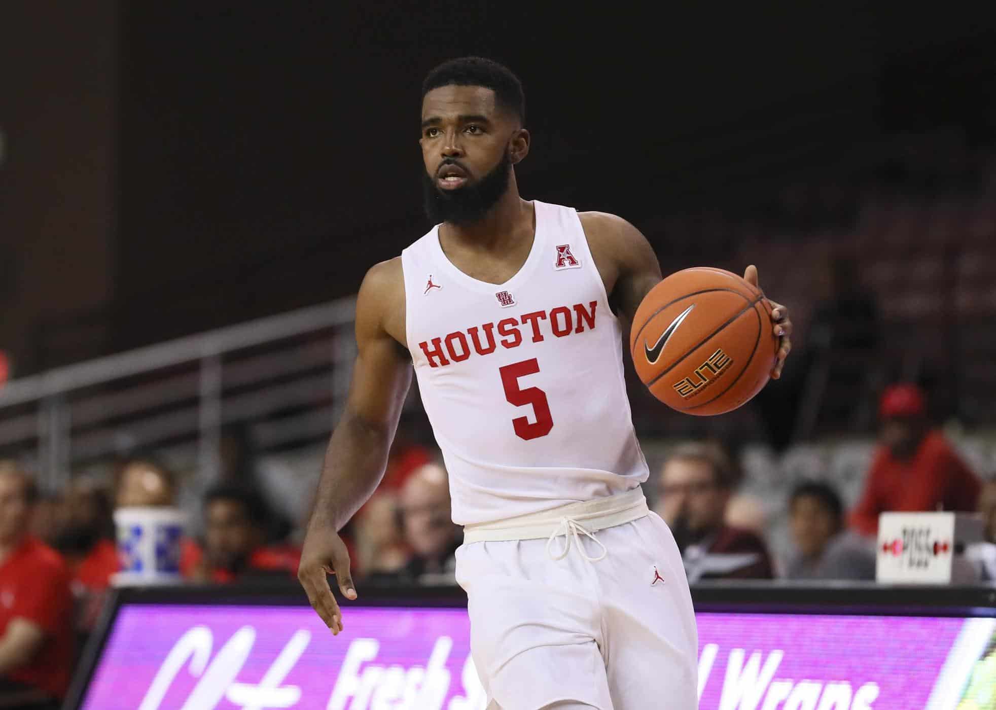 Houston non sbaglia un colpo, UConn in crisi