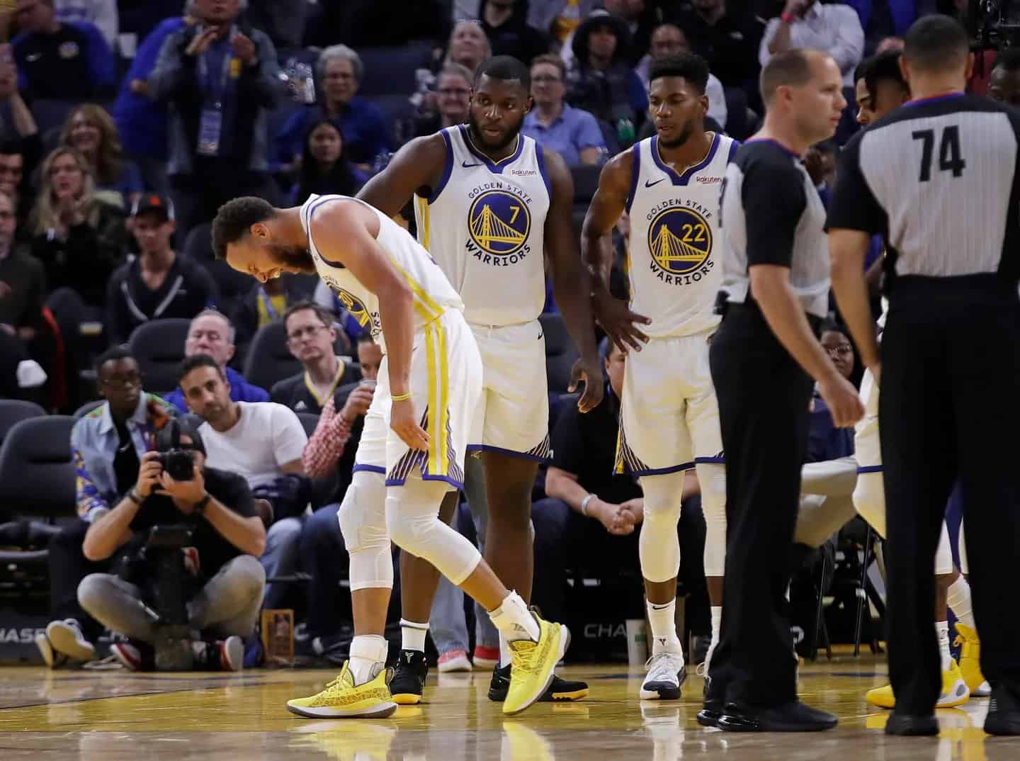 Stephen Curry infortunio mano rotta