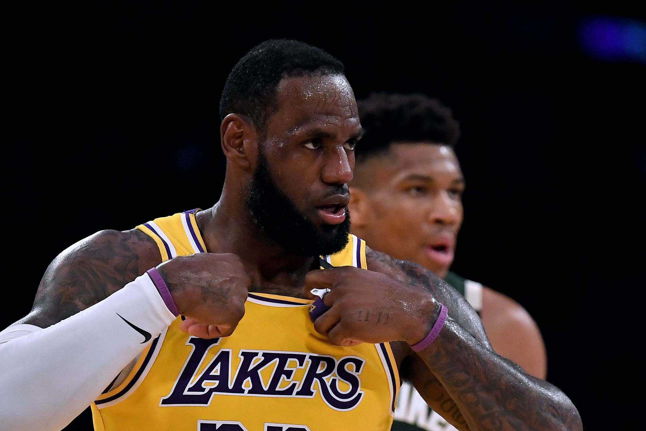 LeBron James fa la voce grossa