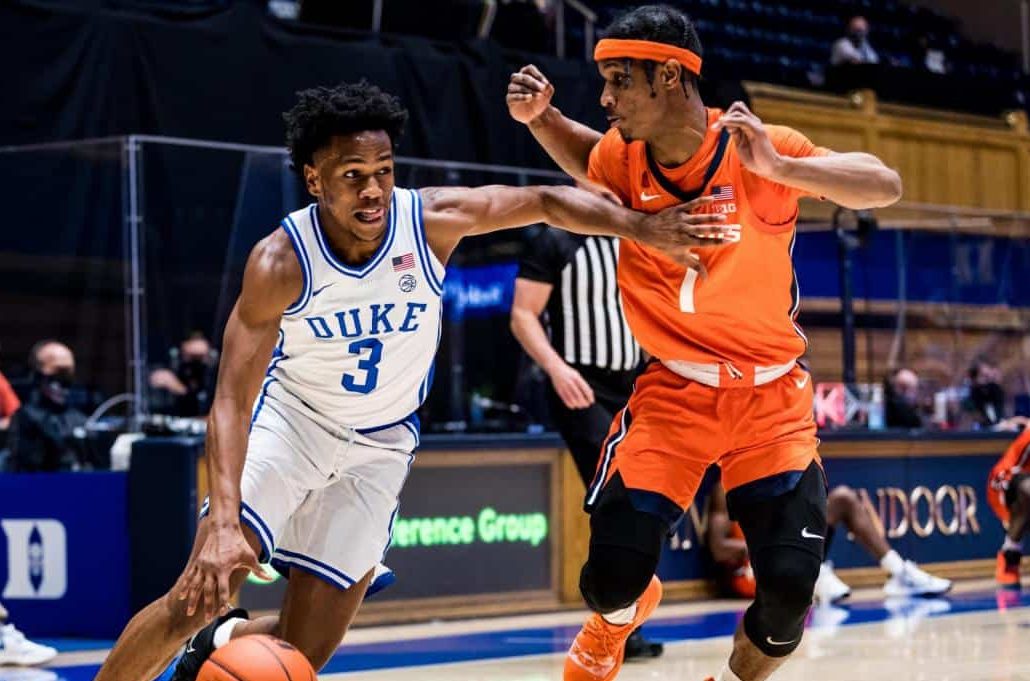 Duke e UNC steccano, Kansas si salva