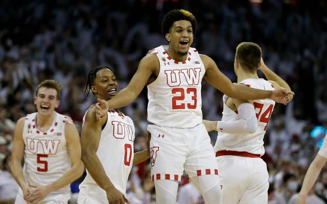 Wisconsin batte Purdue nel marzo degli upset