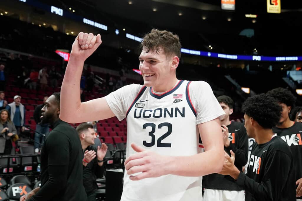 UConn - Clingan